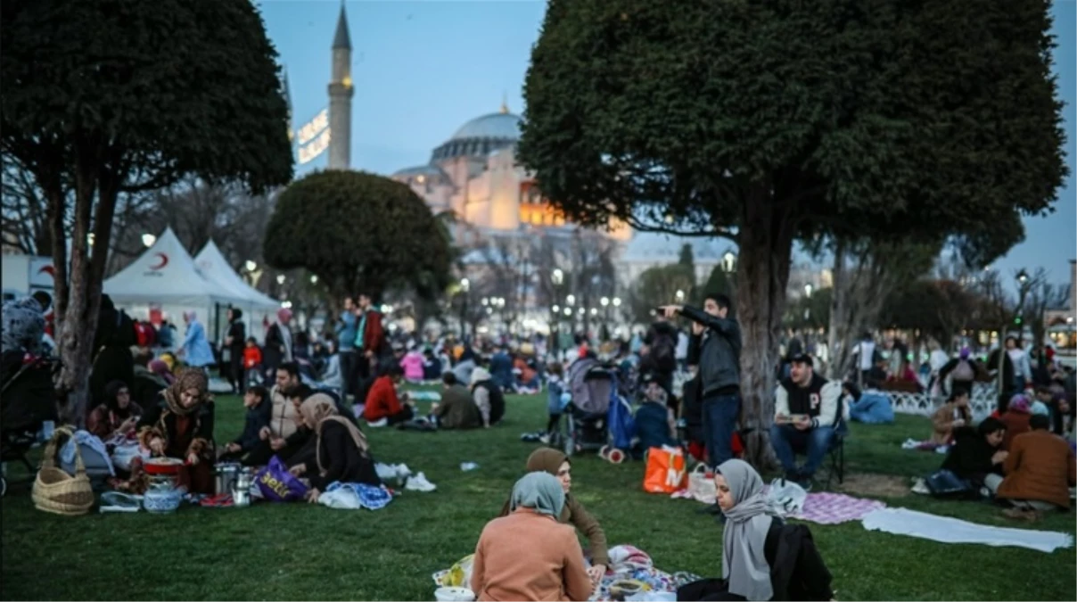 ANKARA İFTAR SAATİ 22 MART | Akşam ezanı kaçta okunuyor, iftar saati kaçta? İstanbul, İzmir, Bursa il il iftar saatleri!